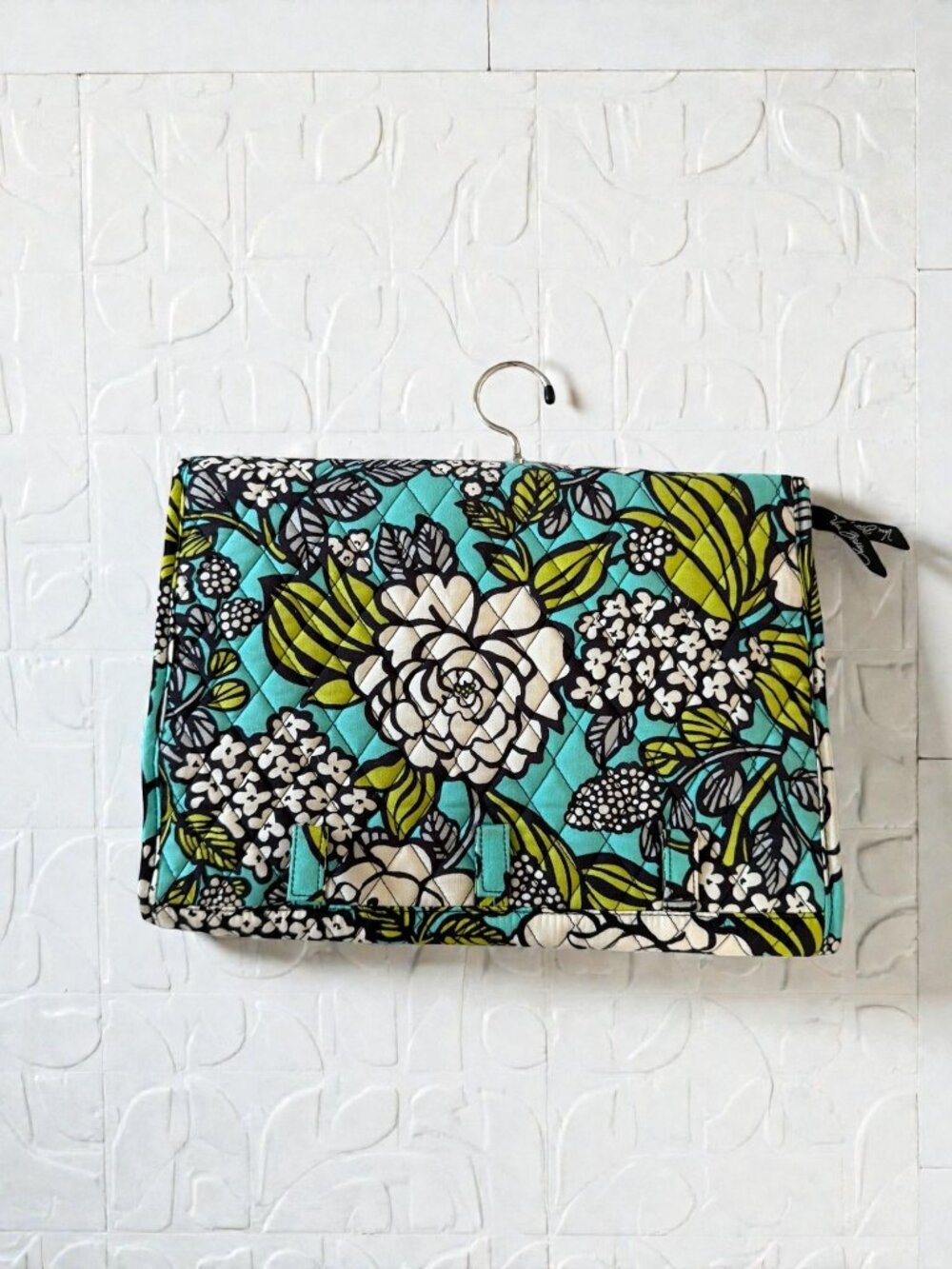 VERA BRADLEY Island Blooms Sectioned Hanging Organizer